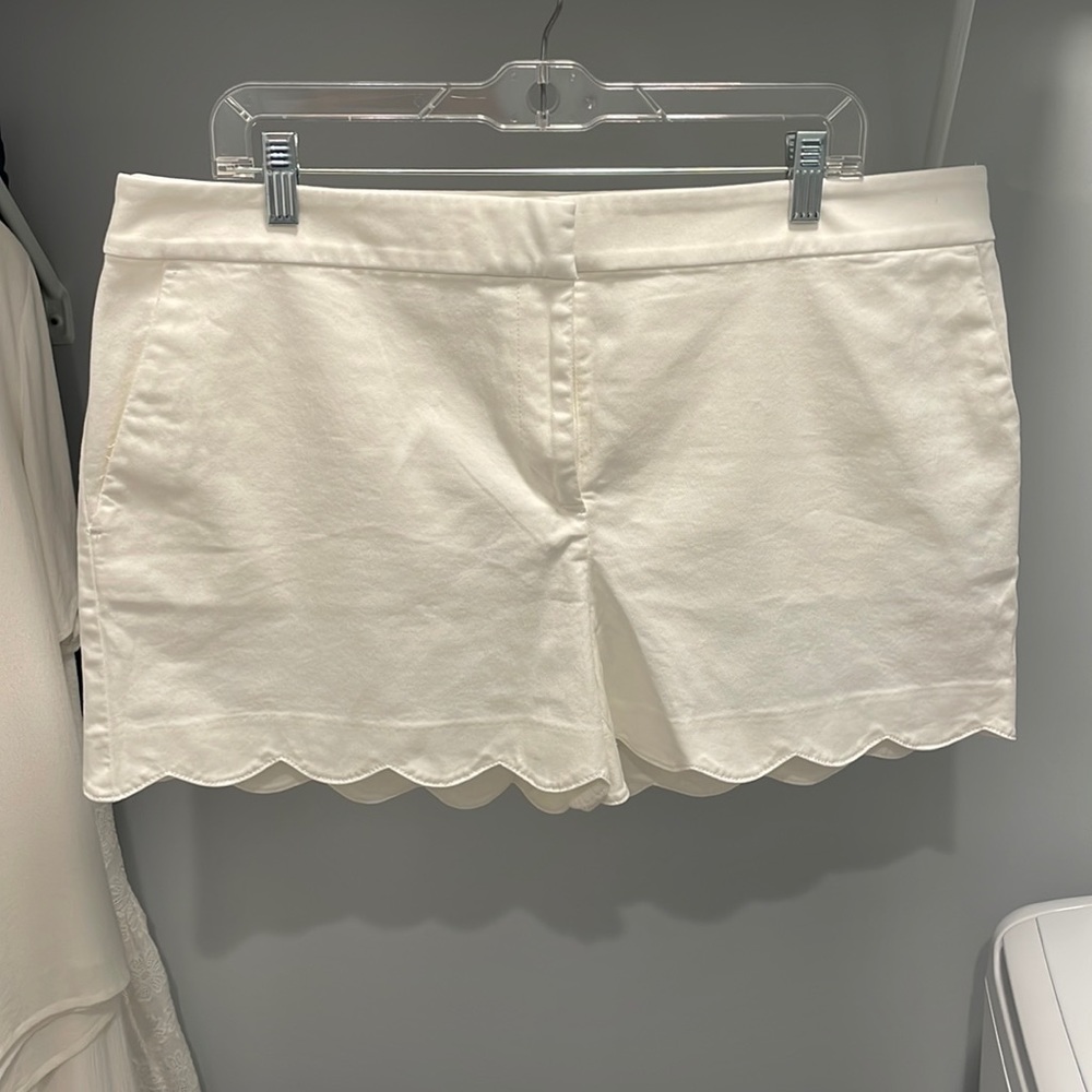 NWT Loft Scalloped Bottom Shorts